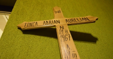 GALERIE FOTO / Trupul neînsuflețit al lui Adrian Tinca a fost depus la Capela cimitirului Central - 4