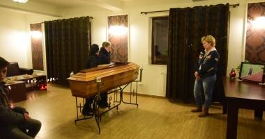 GALERIE FOTO / Trupul neînsuflețit al lui Adrian Tinca a fost depus la Capela cimitirului Central - 5