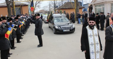 Unul dintre cei mai buni polițiști din Constanța, înmormântat cu onoruri militare / GALERIE FOTO - 6