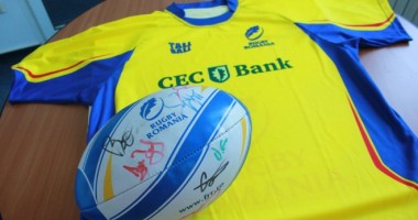 Stire din Sport : Câștigători CONCURS Rugby! Iată la cine se duc mingea și tricoul oficial al Naționalei!