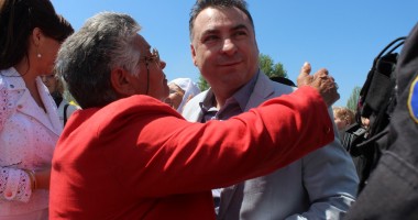 Stire din Politică-Administrație : Primarul Nicolae Matei a dat startul petrecerii de 1 Mai, la Năvodari