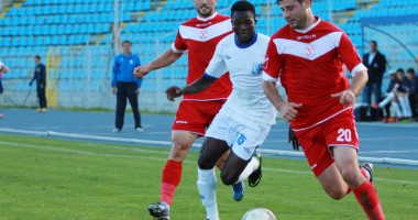 Stire din Sport : Fotbal / Farul, egal acasă cu ACS Berceni. Scor final 0-0 / Galerie foto
