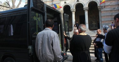 IMAGINI CUTREMURĂTOARE / DURERE FĂRĂ MARGINI la înmormântarea ANDREEI, tânăra ucisă de un șofer beat! - 8