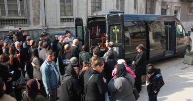 IMAGINI CUTREMURĂTOARE / DURERE FĂRĂ MARGINI la înmormântarea ANDREEI, tânăra ucisă de un șofer beat! - 10