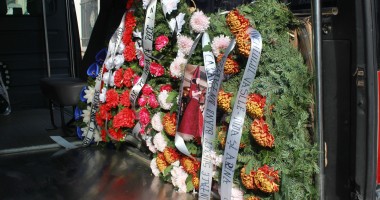 IMAGINI CUTREMURĂTOARE / DURERE FĂRĂ MARGINI la înmormântarea ANDREEI, tânăra ucisă de un șofer beat! - 5