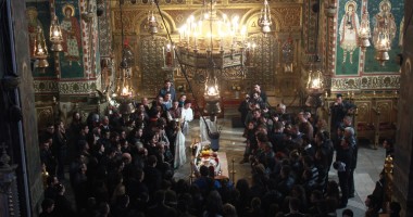 IMAGINI CUTREMURĂTOARE / DURERE FĂRĂ MARGINI la înmormântarea ANDREEI, tânăra ucisă de un șofer beat! - 12