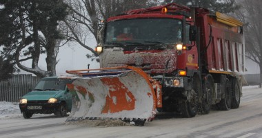 Stire din Social : Cod portocaliu Constanța/ 19 autoutilaje acționează pe drumurile naționale din județ