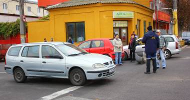 Galerie FOTO. Accident în lanț, în Constanța. Trei mașini implicate - 4