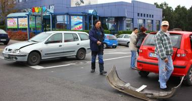 Galerie FOTO. Accident în lanț, în Constanța. Trei mașini implicate - 7