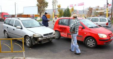 Galerie FOTO. Accident în lanț, în Constanța. Trei mașini implicate - 8