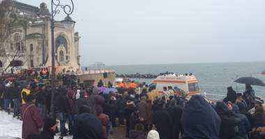 BOBOTEAZĂ / Mii de constănțeni, prezenți pe faleza Cazinoului. Galerie foto - 3