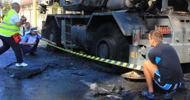 Galerie FOTO / Accident rutier grav în stațiunea Mamaia, urmat de un incendiu de proporții - 4