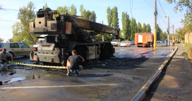 Galerie FOTO / Accident rutier grav în stațiunea Mamaia, urmat de un incendiu de proporții - 6
