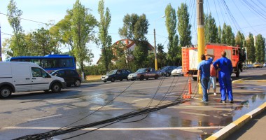 Galerie FOTO / Accident rutier grav în stațiunea Mamaia, urmat de un incendiu de proporții - 5