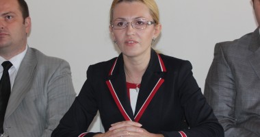 Stire din Politică-Administrație : Peste 100 de persoane demisionează din PDL Constanța și se alătură deputatului Maria Stavrositu