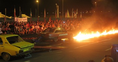 Camioanele monster truck "strivesc" parcarea de la Maritimo | GALERIE FOTO - 7