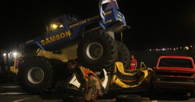 Camioanele monster truck "strivesc" parcarea de la Maritimo | GALERIE FOTO - 11