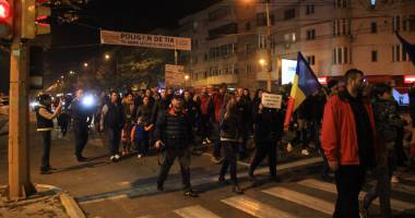 GALERIE FOTO-VIDEO / Constănțenii, din nou în stradă. 2.000 de oameni au plecat în marș și au scandat "Constanța, trezește-te!" - 9