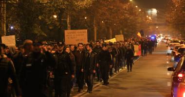 GALERIE FOTO-VIDEO / Constănțenii, din nou în stradă. 2.000 de oameni au plecat în marș și au scandat "Constanța, trezește-te!" - 11