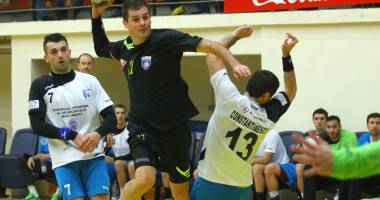 Stire din Sport : Galerie foto. HCM Constanța a pierdut fotoliul de lider, după înfrângerea cu CSM București