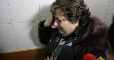 Imagini SFÂȘIETOARE la capela Spitalului Județean. Lacrimi vărsate pentru cei patru morți în accidentul aviatic - 6