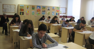 Stire din Cultură-Educație : EVALUARE NAȚIONALĂ 2017. Elevii susțin, astăzi, proba la MATEMATICĂ