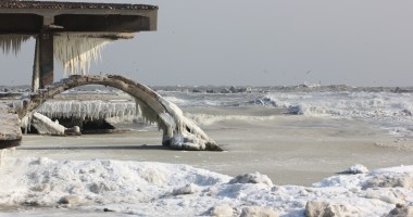 Imagini inedite/ Vezi aici cum arată plaja și digurile din Mamaia - 6