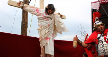 Galerie Foto / Eveniment unic în comuna Saraiu. "Calea Crucii", refăcută în Joia Mare - 9