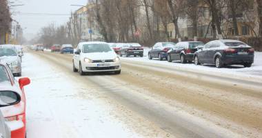 Stire din Social : Cod galben de viscol, la Constanța. Sute de probleme la rețelele de energie electrică. 27 de localități din județ încă nu au curent