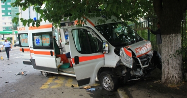 GALERIE FOTO. GRAV ACCIDENT RUTIER ÎN CONSTANȚA. CINCI VICTIME! A INTERVENIT DESCARCERAREA - 11