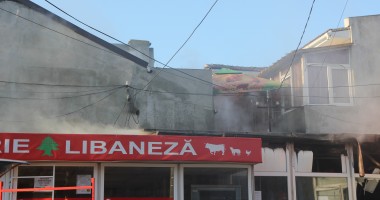 Stire din Eveniment : Ce a ars în incendiul din Piața Griviței  FOTO