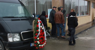 Imagini sfâșietoare! Fetița de 13 ani de la Colegiul de Artă a fost inmormântată astăzi - Galerie FOTO - 3