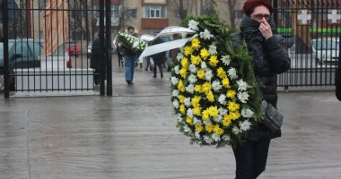 Imagini sfâșietoare! Fetița de 13 ani de la Colegiul de Artă a fost inmormântată astăzi - Galerie FOTO - 5