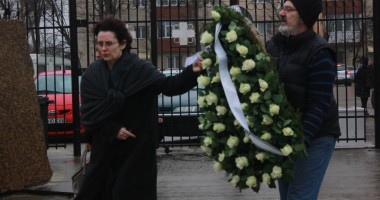 Imagini sfâșietoare! Fetița de 13 ani de la Colegiul de Artă a fost inmormântată astăzi - Galerie FOTO - 6