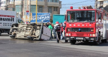 Accident spectaculos pe Podul de la Butelii. O mașină s-a răsturnat - 4