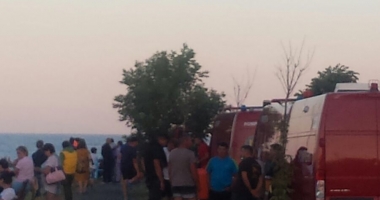 Galerie foto / O PERSOANA IN PERICOL DE INEC LA EFORIE. Intervin pompierii si mai multe cadre medicale - 3