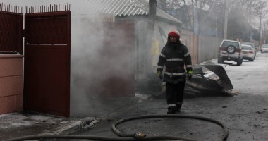 Galerie FOTO / Un incendiu a nimicit o vilă din municipiul Constanța - 3