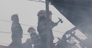 Galerie FOTO / Un incendiu a nimicit o vilă din municipiul Constanța - 5