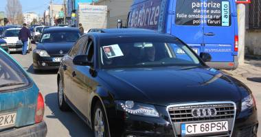 IMAGINI SFÂȘIETOARE! Tânărul mort în accidentul de la Tariverde, condus pe ultimul drum - 11