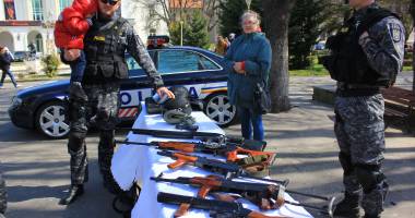 IMAGINI SPECTACULOASE. FOCURI DE ARMĂ și OSTATIC eliberat în centrul Constanței, de Ziua Poliției Române. Galerie FOTO și VIDEO - 2