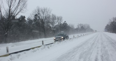 Traficul rutier, îngreunat din cauza ninsorilor (Galerie FOTO) - 3
