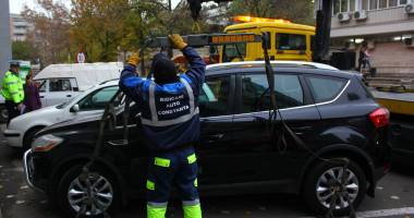 Galerie FOTO. Panică pe străzile Constanței! Poliția ridică mașinile parcate neregulamentar - 13