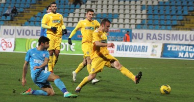 Fotbal / Săgeata Năvodari, învinsă în ultimele minute de FC Vaslui / Galerie foto - 2