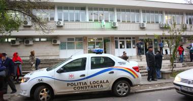 Galerie FOTO. Panică pe străzile Constanței! Poliția ridică mașinile parcate neregulamentar - 12