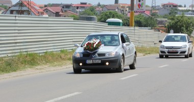 LACRIMI ȘI DURERE LA ÎNMORMÂNTAREA TÂNĂRULUI MORT în accidentul de pe podul IPMC / Galerie foto - 9