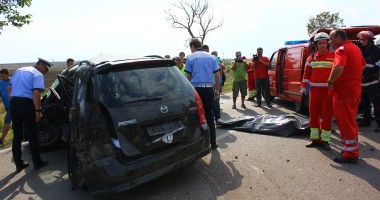 GALERIE FOTO / Accident rutier GRAV între Constanța și Valu lui Traian. UN MORT și patru răniți grav - 6