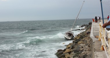 GALERIE FOTO SPECTACULOASĂ / UN IAHT A EȘUAT ÎN PORTUL TOMIS! - 13