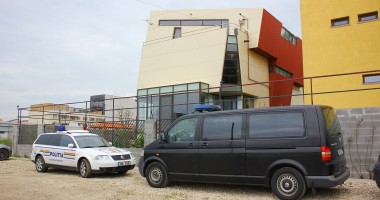 DESCINDERI CU MASCAȚI în casele unor angajați din PRIMĂRIA CONSTANȚA - 3