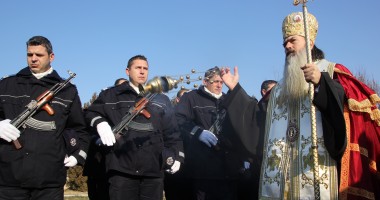 Ceremonie de depunere de coroane la Monumentul Eroilor din Cimitirul Central FOTO - 3