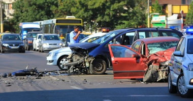 GALERIE FOTO / DEZASTRU ÎN INTERSECȚIA DE LA GARĂ. Mașină de Bulgaria urmărită de Poliție a intrat în plin în mașina primarului - 4